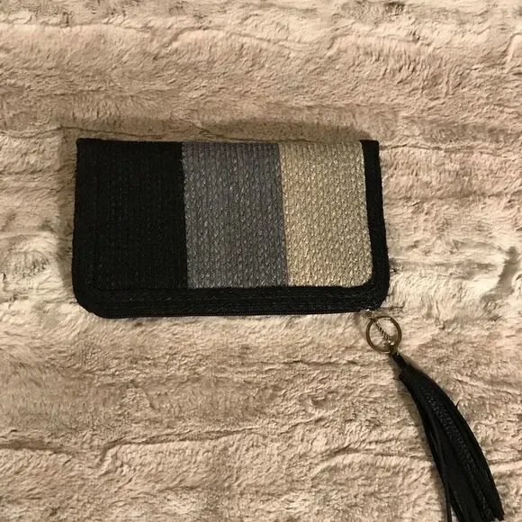 𝅺: : 70s / 80s Inspired Woven Wicker Style Clutch Wristlet with Tassel : : - Picture 2 of 13